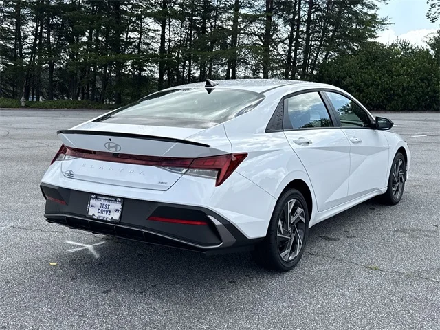 Nuevos HYUNDAI ELANTRA HYBRID at Gainesville Hyundai in Gainesville