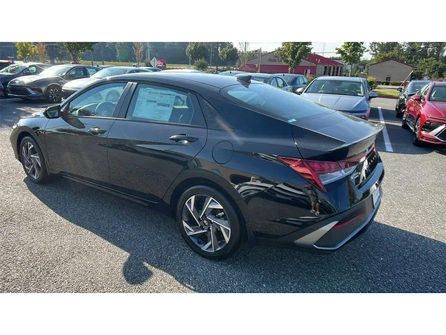 Nuevos HYUNDAI ELANTRA HYBRID at Gainesville Hyundai in Gainesville