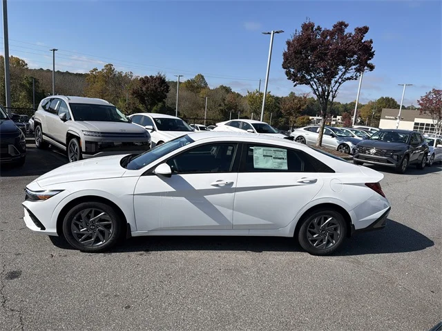 Nuevos HYUNDAI ELANTRA HYBRID at Gainesville Hyundai in Gainesville
