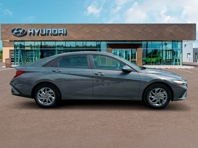 Nuevos HYUNDAI ELANTRA HYBRID at Tustin Hyundai in Tustin   