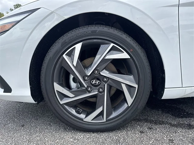 Nuevos HYUNDAI ELANTRA HYBRID at Gainesville Hyundai in Gainesville