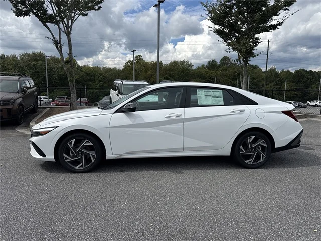 Nuevos HYUNDAI ELANTRA HYBRID at Gainesville Hyundai in Gainesville