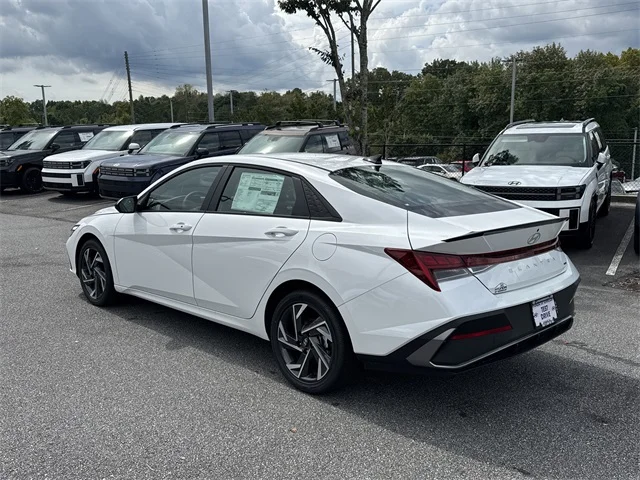 Nuevos HYUNDAI ELANTRA HYBRID at Gainesville Hyundai in Gainesville