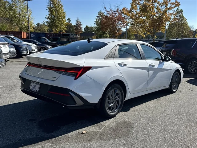 Nuevos HYUNDAI ELANTRA HYBRID at Gainesville Hyundai in Gainesville