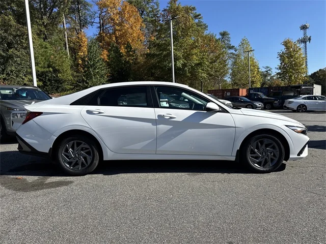 Nuevos HYUNDAI ELANTRA HYBRID at Gainesville Hyundai in Gainesville