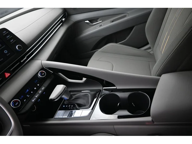 Nuevos HYUNDAI ELANTRA HYBRID à Estados chez autogozo