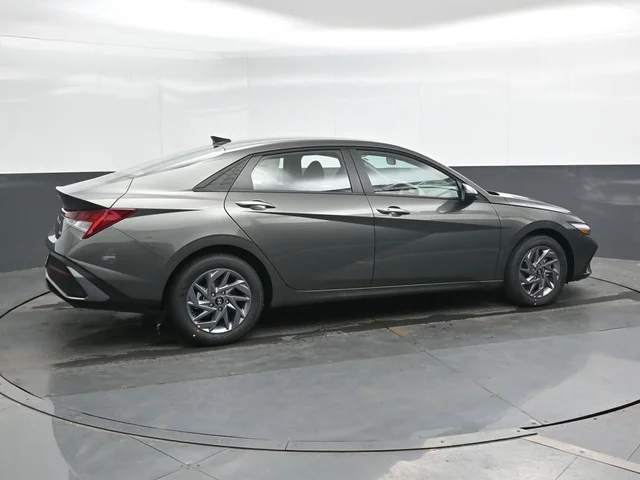 Nuevos HYUNDAI ELANTRA HYBRID à Estados chez autogozo