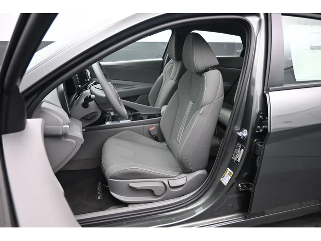 Nuevos HYUNDAI ELANTRA HYBRID à Estados chez autogozo
