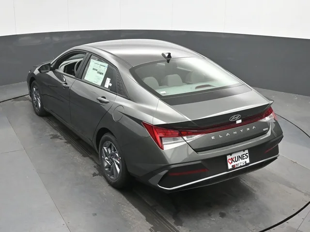 Nuevos HYUNDAI ELANTRA HYBRID à Estados chez autogozo