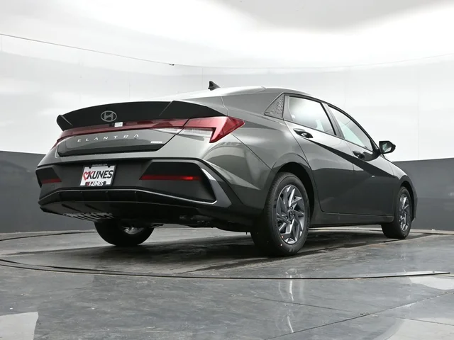 Nuevos HYUNDAI ELANTRA HYBRID à Estados chez autogozo