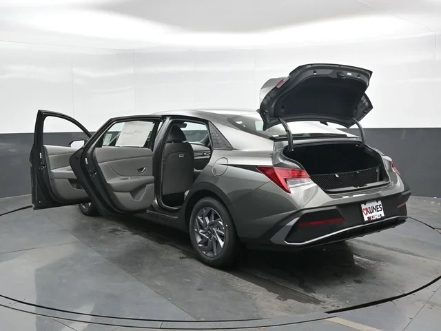 Nuevos HYUNDAI ELANTRA HYBRID à Estados chez autogozo