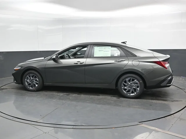 Nuevos HYUNDAI ELANTRA HYBRID à Estados chez autogozo