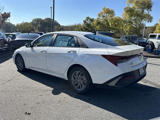Nuevos HYUNDAI ELANTRA HYBRID at Gainesville Hyundai in Gainesville