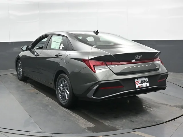Nuevos HYUNDAI ELANTRA HYBRID à Estados chez autogozo