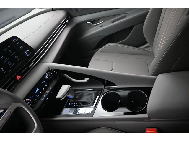Nuevos HYUNDAI ELANTRA HYBRID à Estados chez autogozo