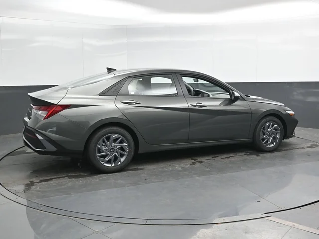 Nuevos HYUNDAI ELANTRA HYBRID à Estados chez autogozo