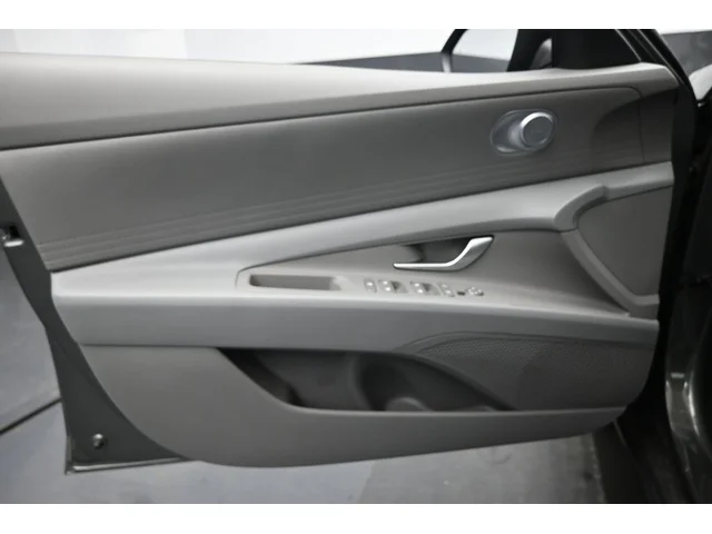 Nuevos HYUNDAI ELANTRA HYBRID à Estados chez autogozo