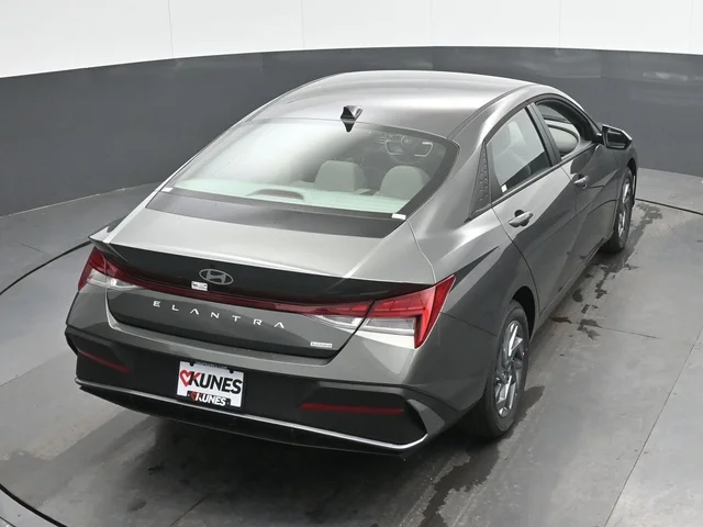Nuevos HYUNDAI ELANTRA HYBRID à Estados chez autogozo