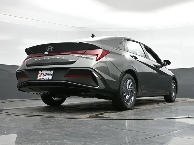 Nuevos HYUNDAI ELANTRA HYBRID à Estados chez autogozo