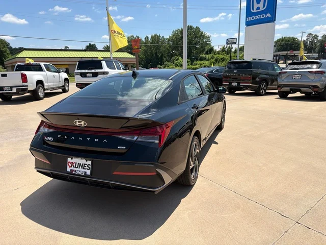 SEMINUEVOS HYUNDAI Elantra Hybrid a Estados en autogozo