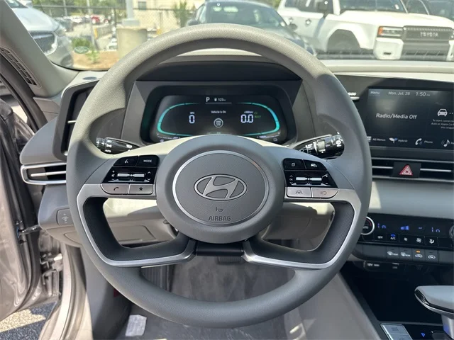 Nuevos HYUNDAI ELANTRA HYBRID at Gainesville Hyundai in Gainesville