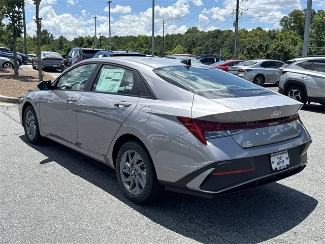 Nuevos HYUNDAI ELANTRA HYBRID at Gainesville Hyundai in Gainesville