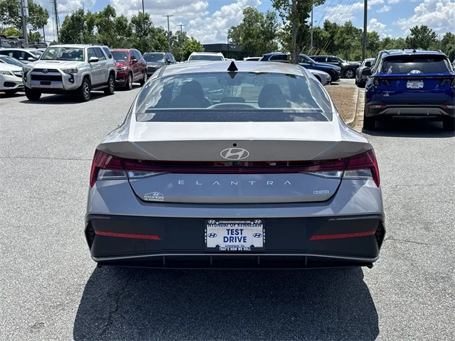 Nuevos HYUNDAI ELANTRA HYBRID at Gainesville Hyundai in Gainesville