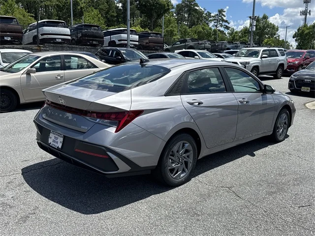 Nuevos HYUNDAI ELANTRA HYBRID at Gainesville Hyundai in Gainesville
