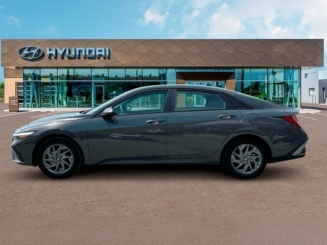 Nuevos HYUNDAI ELANTRA HYBRID at Tustin Hyundai in Tustin   