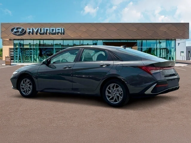 Nuevos HYUNDAI ELANTRA HYBRID at Tustin Hyundai in Tustin   