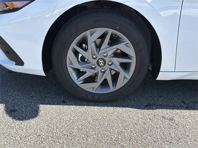 Nuevos HYUNDAI ELANTRA HYBRID at Gainesville Hyundai in Gainesville