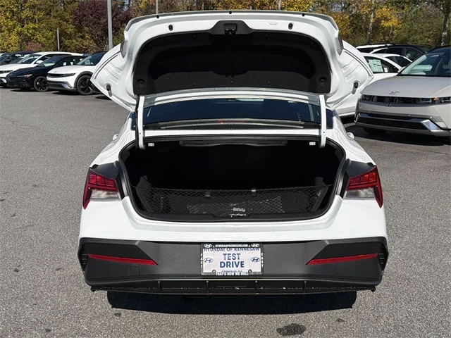 Nuevos HYUNDAI ELANTRA HYBRID at Gainesville Hyundai in Gainesville