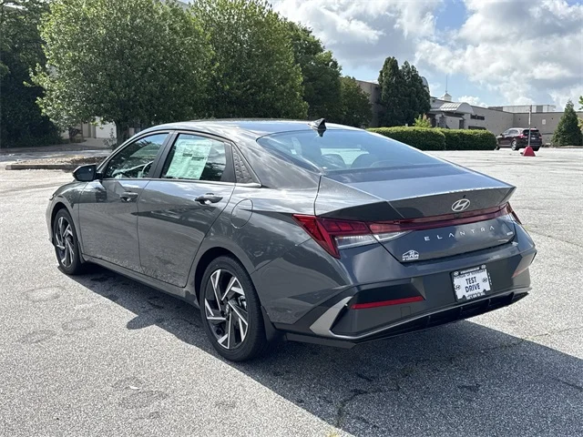 Nuevos HYUNDAI ELANTRA HYBRID at Gainesville Hyundai in Gainesville