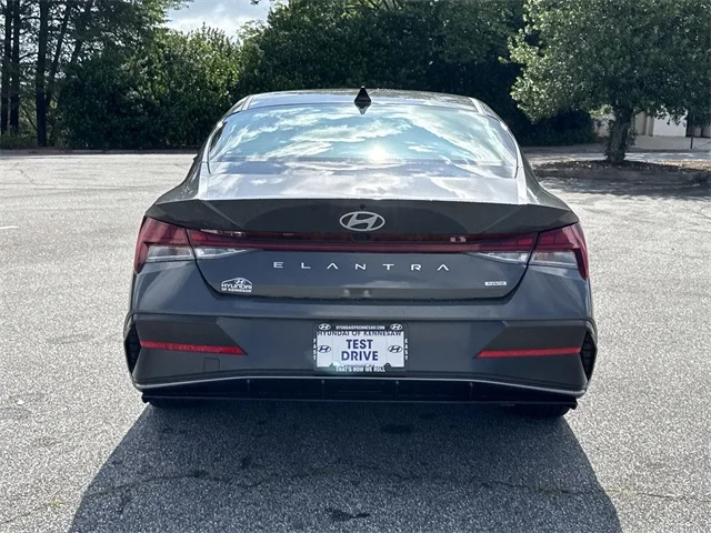 Nuevos HYUNDAI ELANTRA HYBRID at Gainesville Hyundai in Gainesville