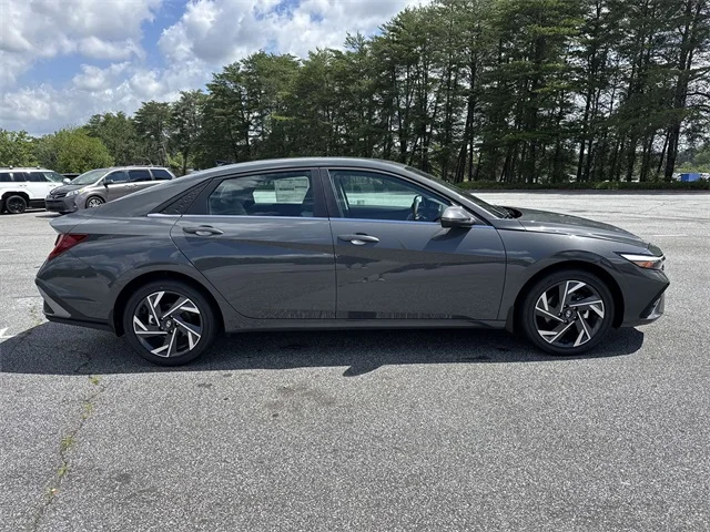Nuevos HYUNDAI ELANTRA HYBRID at Gainesville Hyundai in Gainesville