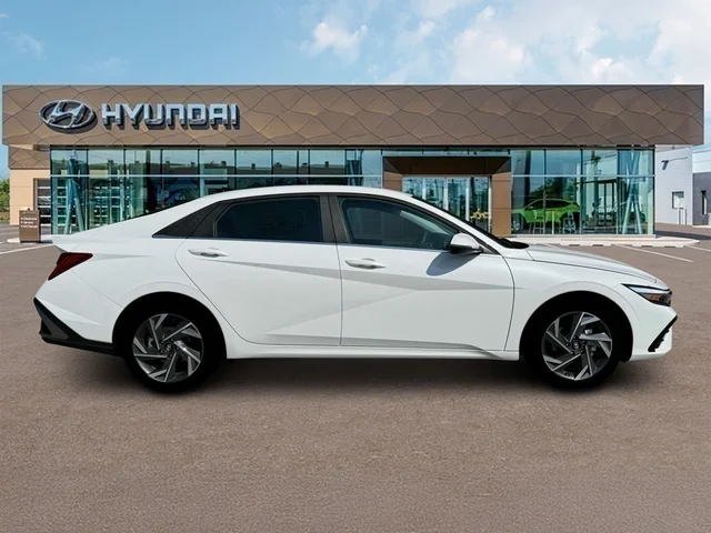 Nuevos HYUNDAI ELANTRA HYBRID at Tustin Hyundai in Tustin   