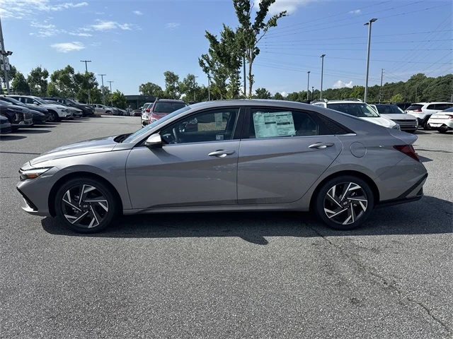 Nuevos HYUNDAI ELANTRA HYBRID at Gainesville Hyundai in Gainesville
