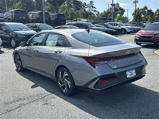 Nuevos HYUNDAI ELANTRA HYBRID at Gainesville Hyundai in Gainesville
