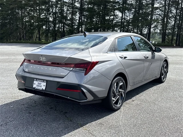 Nuevos HYUNDAI ELANTRA HYBRID at Gainesville Hyundai in Gainesville