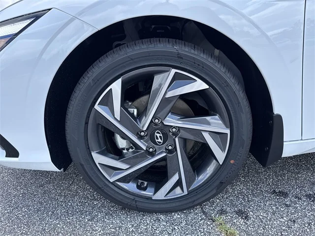 Nuevos HYUNDAI ELANTRA HYBRID at Gainesville Hyundai in Gainesville