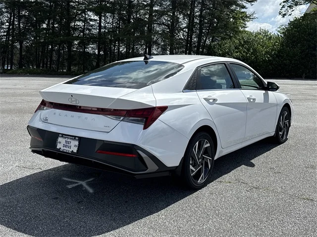 Nuevos HYUNDAI ELANTRA HYBRID at Gainesville Hyundai in Gainesville