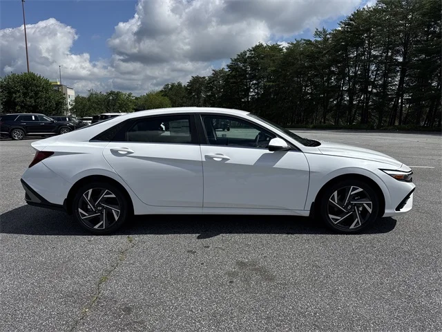 Nuevos HYUNDAI ELANTRA HYBRID at Gainesville Hyundai in Gainesville