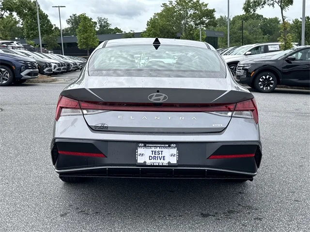 Nuevos HYUNDAI ELANTRA HYBRID at Gainesville Hyundai in Gainesville