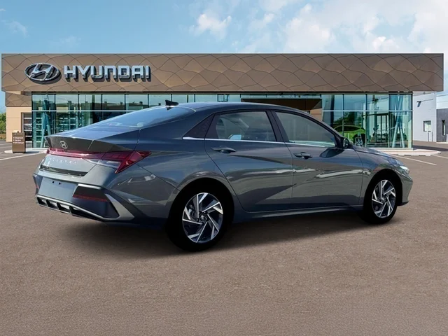 Nuevos HYUNDAI ELANTRA at Tustin Hyundai in Tustin   
