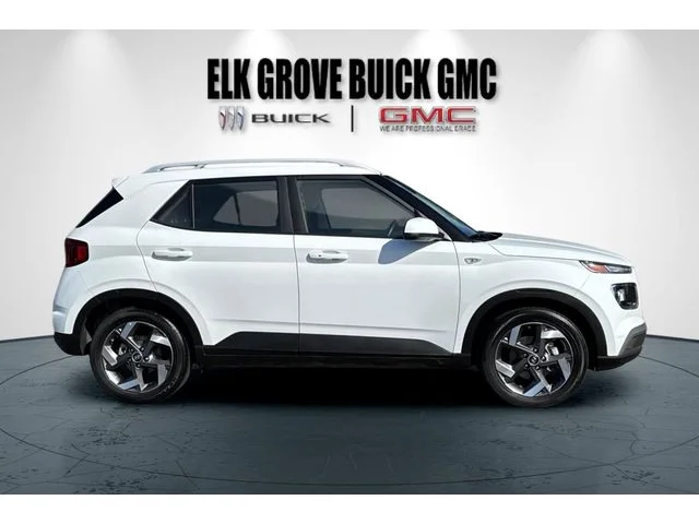 SEMINUEVOS HYUNDAI Venue at ELK GROVE in Elk Grove Buick GMC