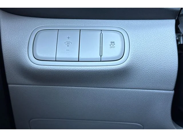 SEMINUEVOS HYUNDAI Venue at ELK GROVE in Elk Grove Buick GMC