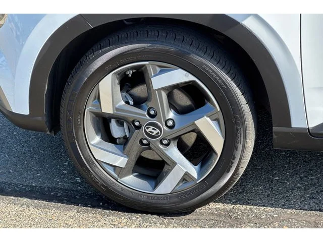 SEMINUEVOS HYUNDAI Venue at ELK GROVE in Elk Grove Buick GMC