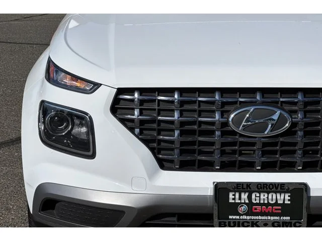 SEMINUEVOS HYUNDAI Venue at ELK GROVE in Elk Grove Buick GMC