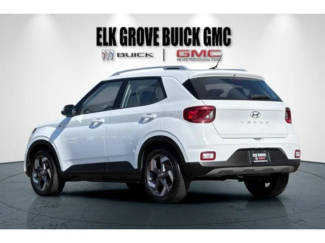 SEMINUEVOS HYUNDAI Venue at ELK GROVE in Elk Grove Buick GMC