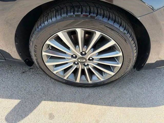 SEMINUEVOS KIA Cadenza a Estados en autogozo